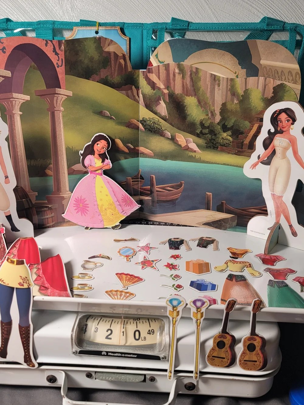 LN. Disney 2018 Elena of Avalor Magnetic Dress-Up Wooden Dolls with Carry Bag